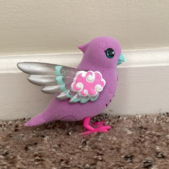 Little Live Pet Chirping Bird talks and lights up - Picture 3 of 3